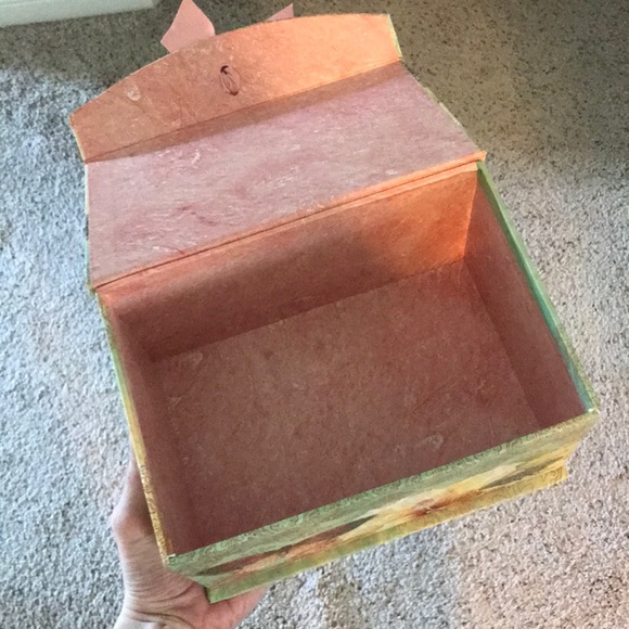 Butterfly box - Picture 2 of 2